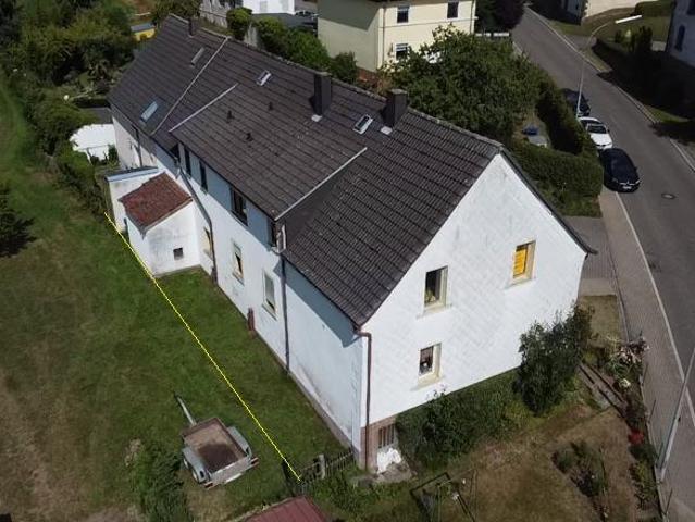 Großzügiges Ein bis Zweifamilienhaus mit sonnigem Garten, Garage und Nebengebäude in bevorzugter Lage