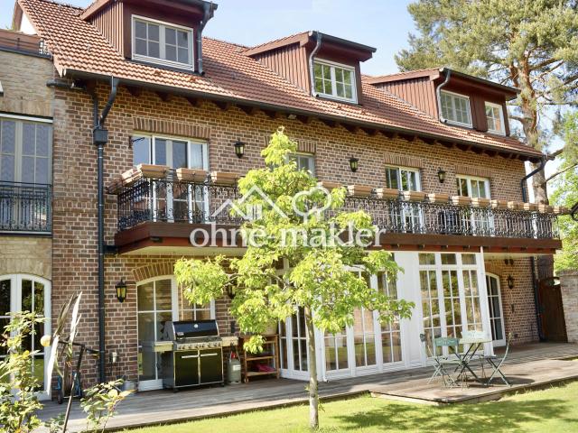 Großzügiges Einfamilien Landhaus am See in Berlin in ruhiger Lage