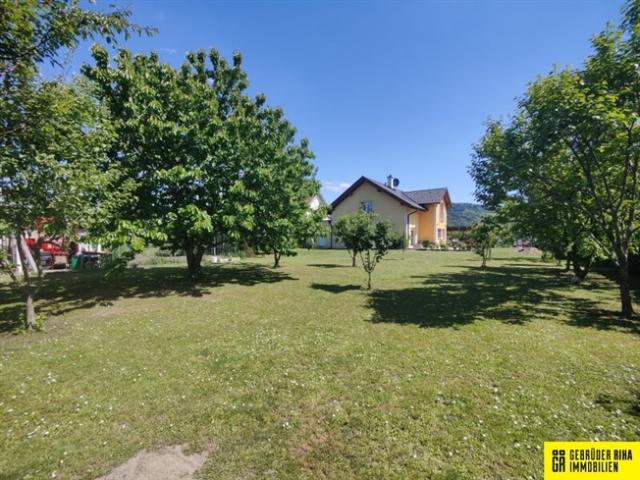 Großzügiges Einfamilienhaus mit Traumgarten und Baupotenzial – 1.300 m² Grundstück