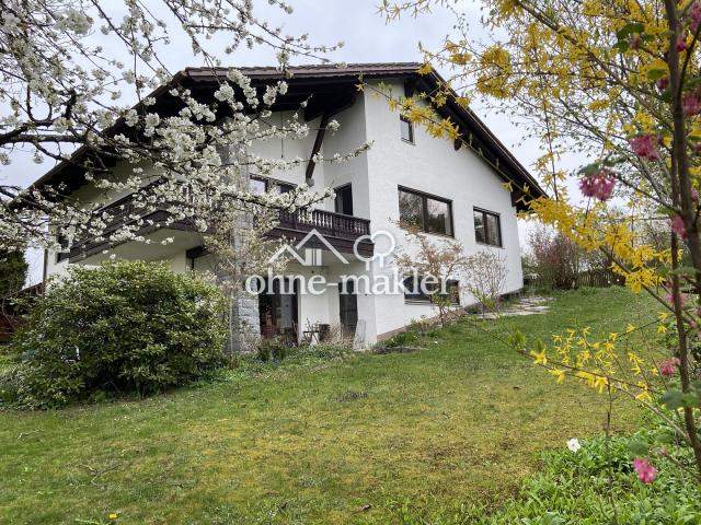 Großzügiges Einfamilienhaus mit unverbaubarer Aussicht und großem Garten