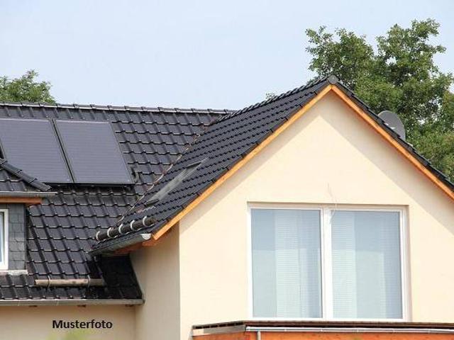 Großzügiges Einfamilienhaus mit ehemaliger Arztordination und Poolbereich