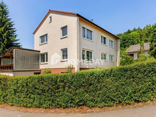 Großzügiges Einfamilienhaus mit Einliegerwohnung, Garage & Loggia viel Platz mit Potenzial