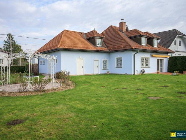 Großzügiges Einfamilienhaus mit Entwicklungspotenzial!