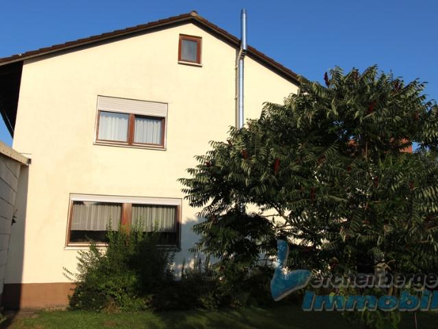 Großzügiges Einfamilienhaus mit Garten in Dingolfing