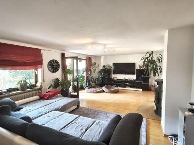 Großzügiges Einfamilienhaus mit Kaminofen, Doppelgarage und vielseitigem Raumangebot