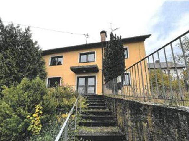 großzügiges Einfamilienhaus mit Nebengebäude, Scheune und großem Garten