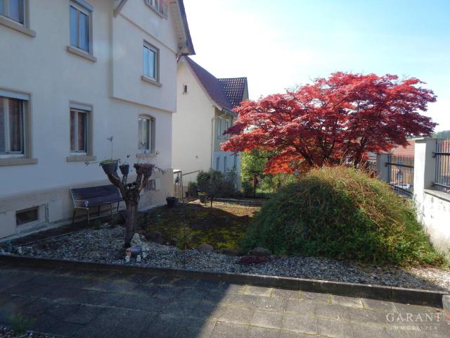 Großzügiges Einfamilienhaus mit Pergola, Carport und Co