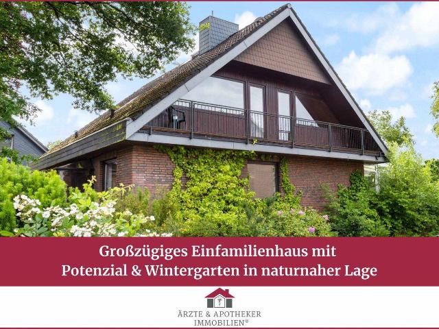 Großzügiges Einfamilienhaus mit Potenzial und Wintergarten in naturnaher Lage