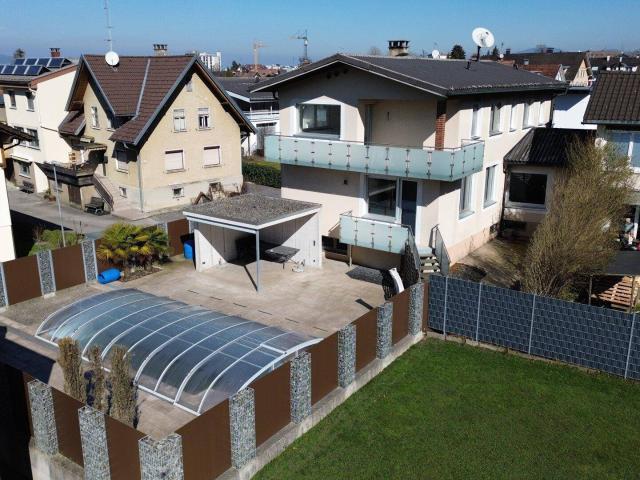 Großzügiges Einfamilienhaus mit Swimmingpool