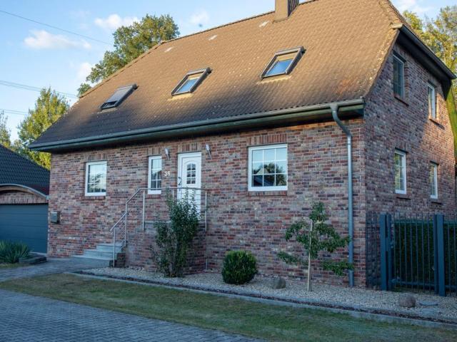 Großzügiges Einfamilienhaus von privat