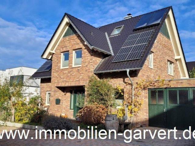 Großzügiges Familiendomizil! Junges, schönes Einfamilienhaus. Garten und Carport, ruhig in Groß Reken
