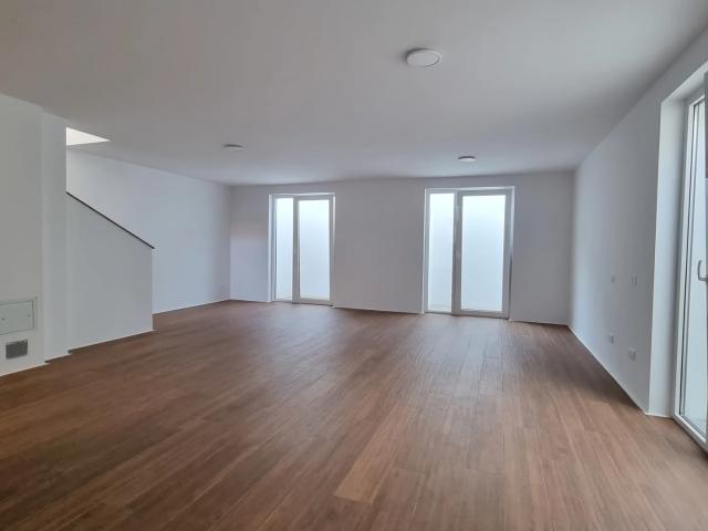 GROSSZÜGIGES FAMILIENHAUS NAHE DEM DONAUPARK/ VIC