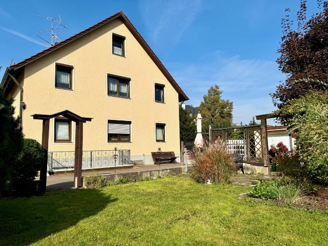 Großzügiges Haus, auf weitläufigem Grundstück, in attraktiver Lage