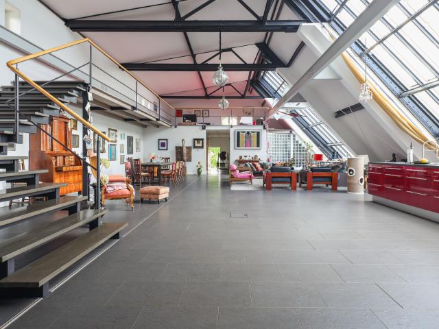 Großzügiges Haus mit einzigartigem Loft Charakter!