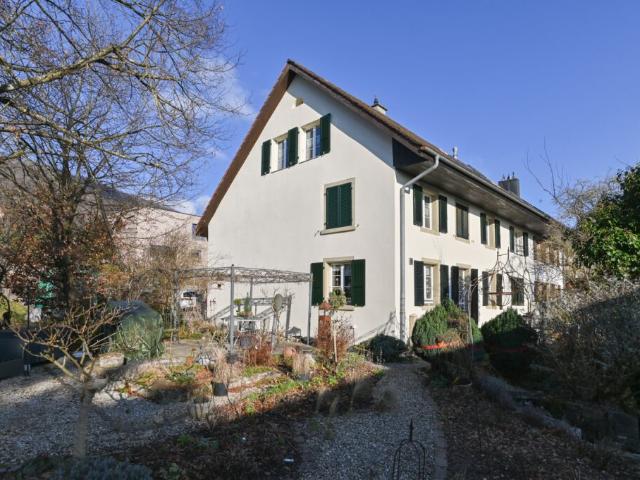 Grosszügiges Haus mit historischem Flair und 2 Studios