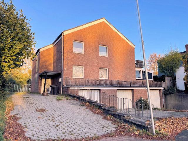 Großzügiges, interessantes Wohnhaus Erbbaurecht auf einem großen Grundstück in schöner Ortsrandlage von Bad Westernkotten!