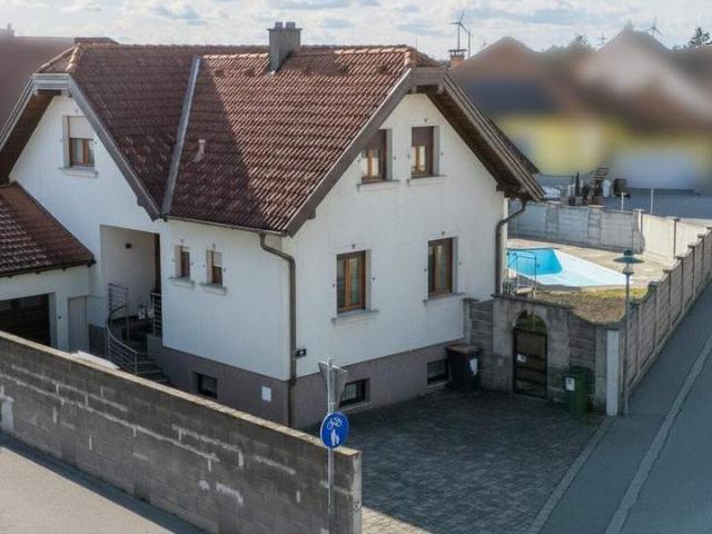 großzügiges, modernisiertes Einfamilienhaus mit Swimming Pool, Keller & Garage in Bruck an der Leitha