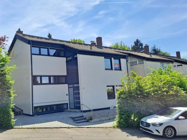 Großzügiges modernisiertes Reiheneckhaus mit Garten und Garage in toller Lage von Lörrach Salzert