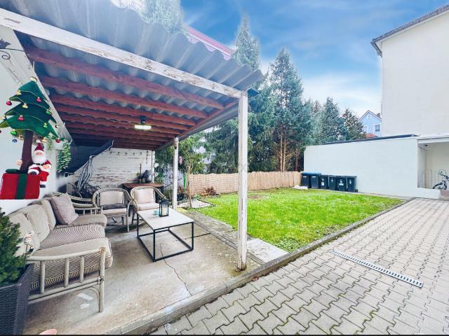 Großzügiges Mehrfamilienhaus im Stadtgebiet modernisiert mit besonderem Flair!