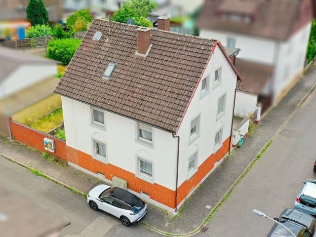 Großzügiges Mehrfamilienhaus in beliebter, ruhiger Wohngegend