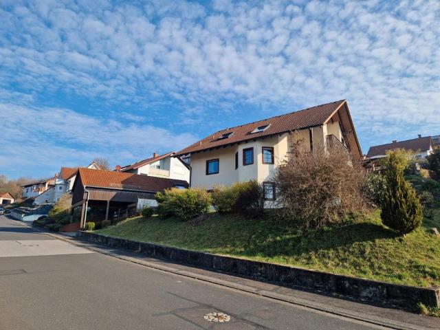 Großzügiges Mehrfamilienhaus, provisionsfrei