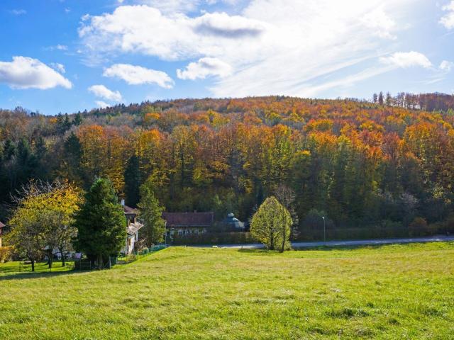 Großzügiges, Naturnahes Grundstück in Sonniger Ruhelage und mit Herrlicher Aussicht