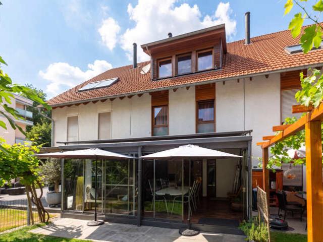 GROSSZÜGIGES REIHENMITTELHAUS IN DER NÄHE DES PFÄFFIKERSEES