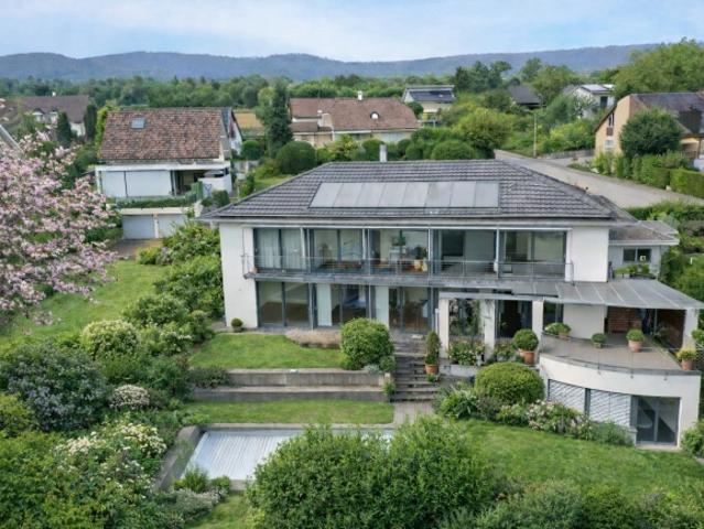 Grosszügiges Wohnanwesen mit Pool & exklusivem Ambiente in Bestlage