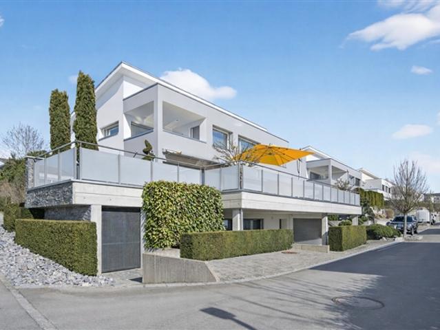 Grosszügiges Wohnen mit Weitsicht 5.5 Zimmer Einfamilienhaus mit Einliegerwohnung