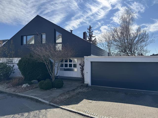 Großzügiges Wohnhaus in Sindelfingen mit vielseitigen Nutzungsmöglichkeiten wird frei!