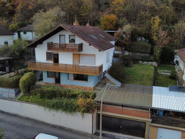 Großzügiges Wohnhaus mit Einliegerwohnung in Westernhausen