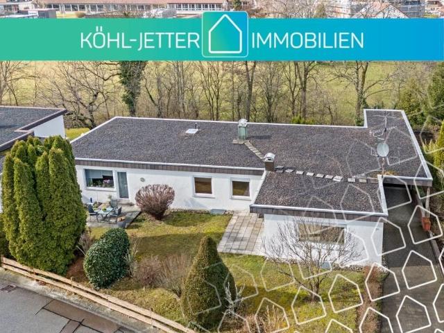 Großzügiges Wohnhaus mit zwei Wohneinheiten in beliebter Lage von BL Weilstetten!