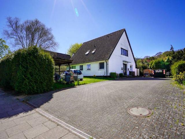 Großzügiges und ruhig gelegenes Ein Zweifamilienhaus in Scharbeutz Klingberg