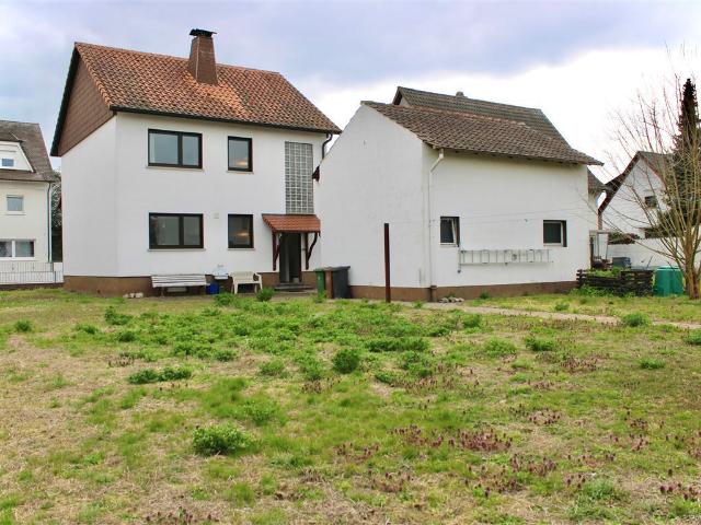 Großzügiges Zweifamilienhaus in Toplage – freistehend mit weitläufigem Garten