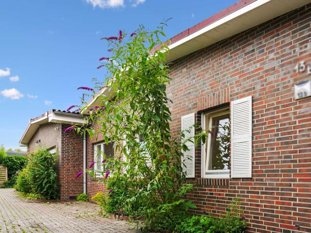 Großzügiges Zweifamilienhaus in begehrter, ruhiger Lage von Oldenburg