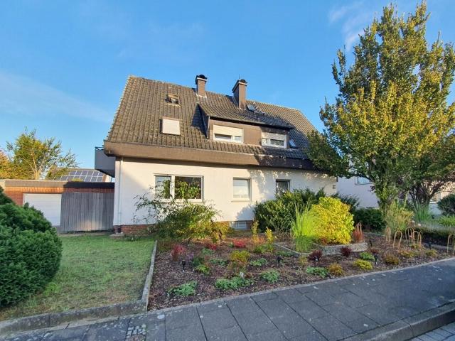 Großzügiges Zweifamilienhaus mit Charme in Rheda Wiedenbrück Flexibel und Vielseitig