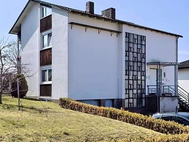 Großzügiges Zweifamilienhaus mit großem Grundstück und Blick auf die Salzberge!
