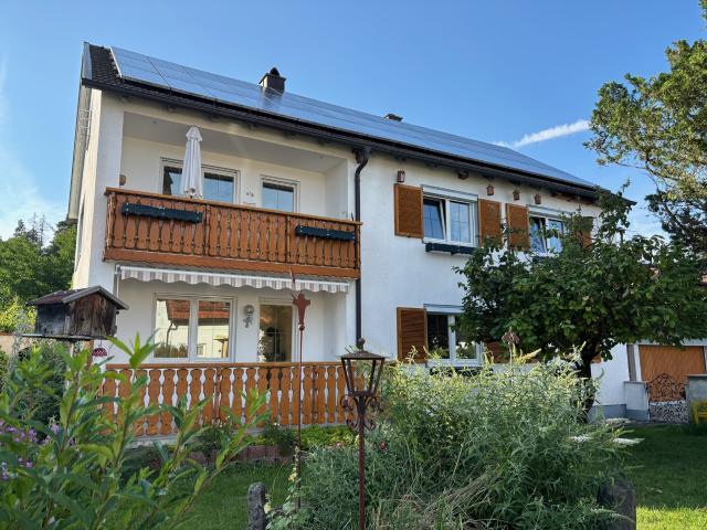 Großzügiges Zweifamilienhaus mit tollem Garten