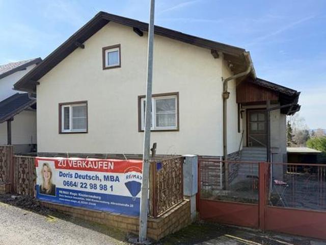 Großzügiges Zweifamilienhaus mit viel Potenzial auf 660 m² Grundstück!