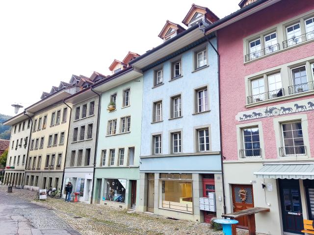 Grosszuegige 4.5 Zimmer Wohnung mit sonnigem Balkon, Burgdorf