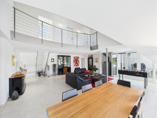 Grosszuegige 5.5 Zimmer Attikawohnung mit Liftzugang, Nürensdorf