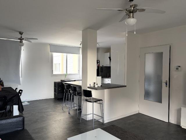 Gratte ciel Beau T4 terrasse 16m2 Parking
