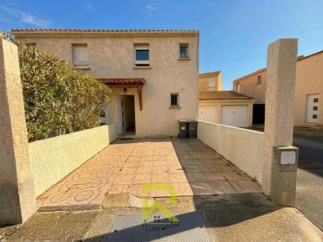 Grau d'Agde: Charmante maison traversante de type 3 avec te