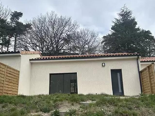 Graulhet 81300 Location maison 3 pièces t3 terrasse