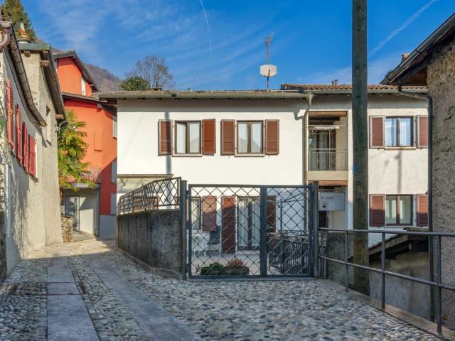 GRAVESANO · CASA UNIFAMILIARE DI NUCLEO CON AMPIA TERRAZZA