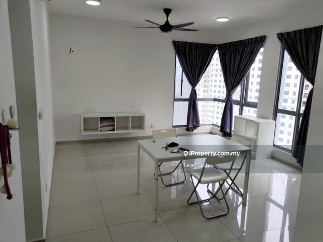 Gravit8, Klang, Kota Bayuemas, Klang