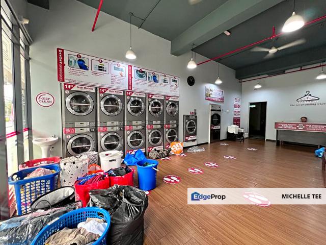 Gravit8 @ Klang South