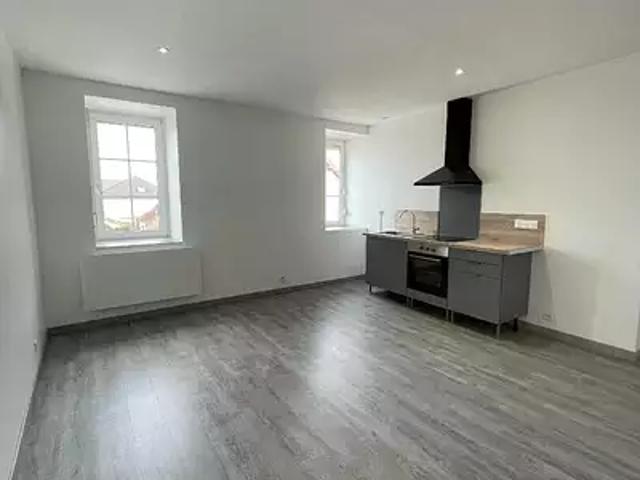 Gray 70100 Location appartement 1 pièce t1 au dernier étage