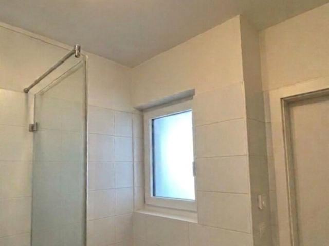 Graz Leonhard: Vollmöbliertes und Ausgestattetes 2 Zimmer Kurzzeitmiete Apartment mit Innenhofbalkon Nähe Schillerplatz und Universitäten, Tiefgarage Möglich!