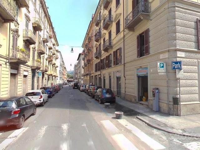 Grazioso monolocale arredato Via massena